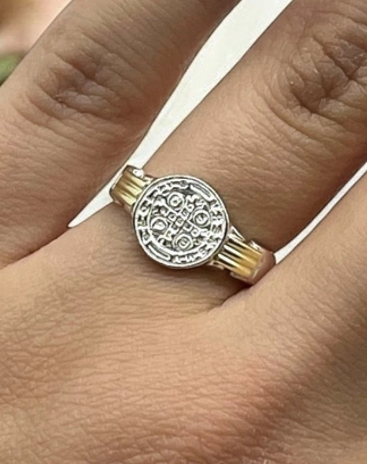 Anillo San Benito Plata y Oro AND48
