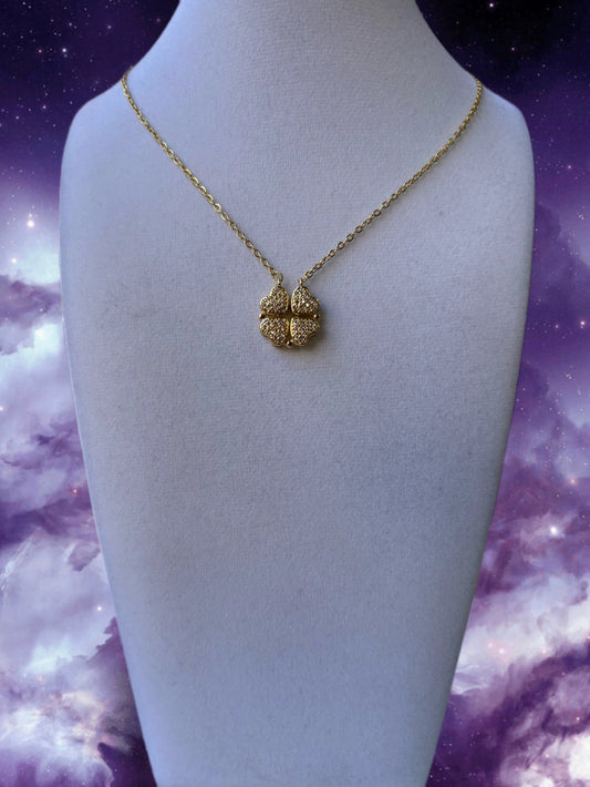 Cadena acero dorado imantado.