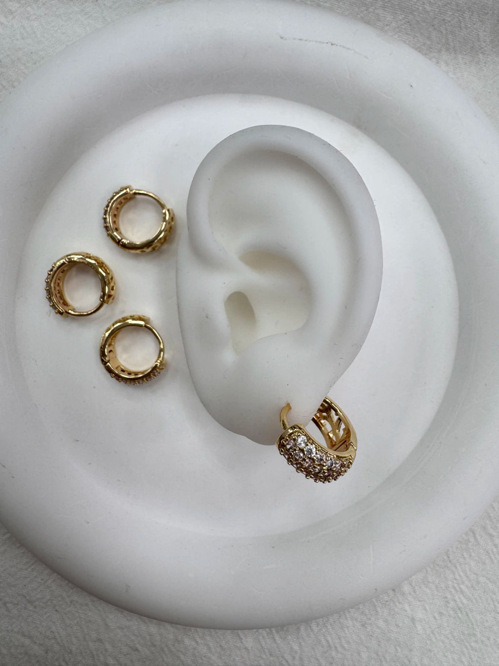 440B argollas con strass x12 acero dorado