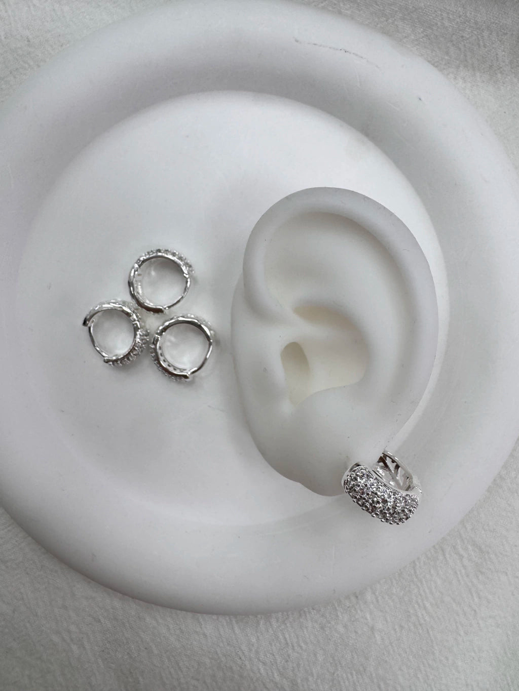 440C argollas con strass x12 acero blanco