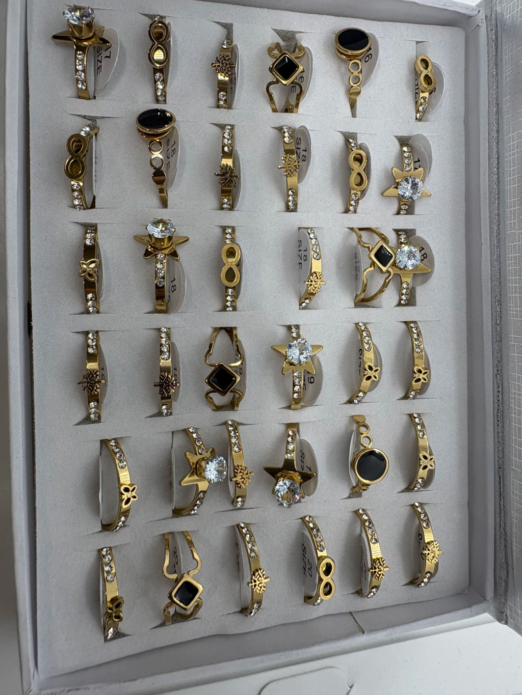 Anillos de acero dorado con strass 737-B