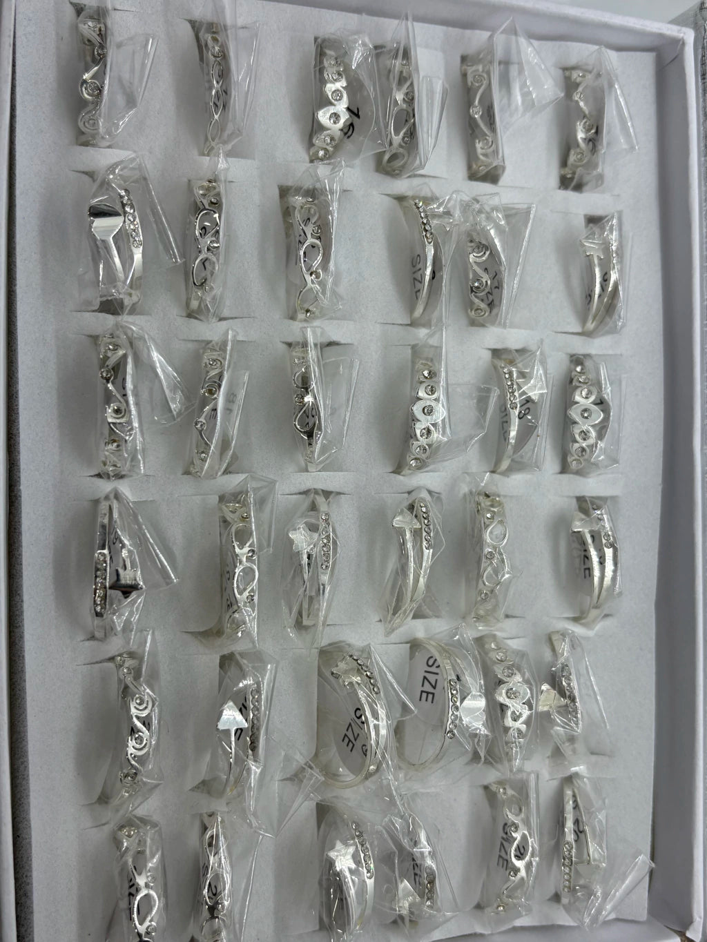 Anillos de acero blanco con strass 366-C