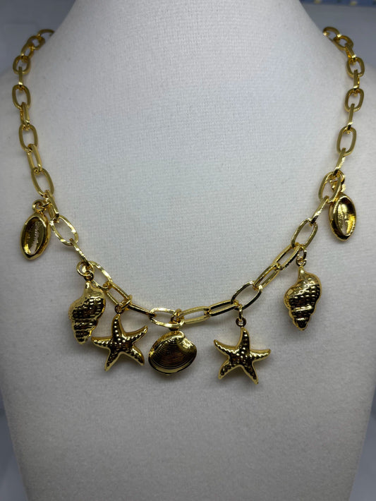 Collar de acero dorado con dijes de estilo marino