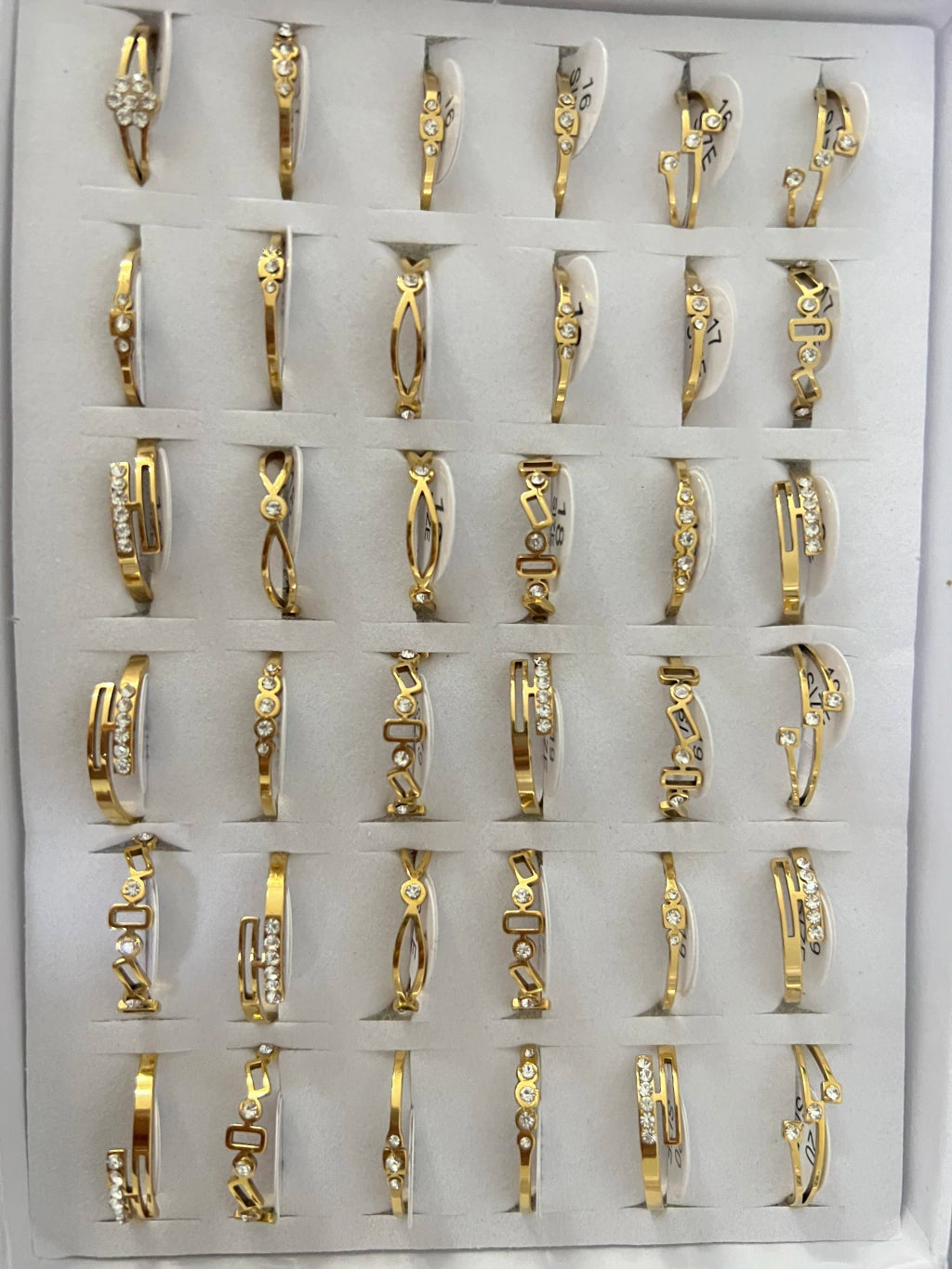 871B anillos de acero dorado con strass