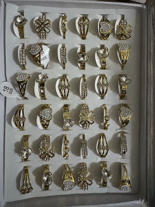715B anillos de acero dorado con strass