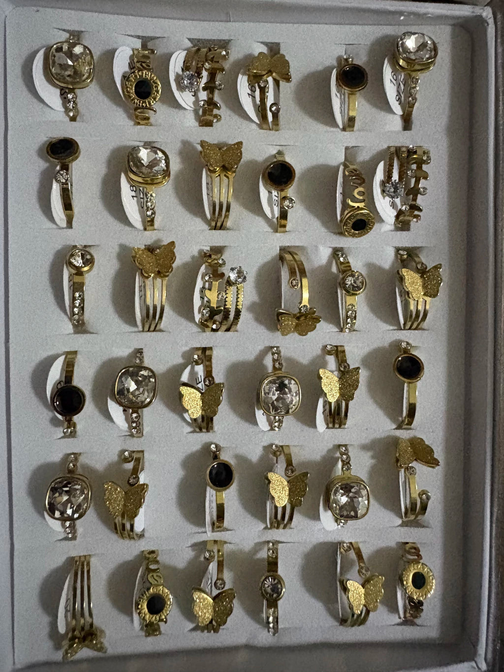 713B anillos de acero dorado con strass