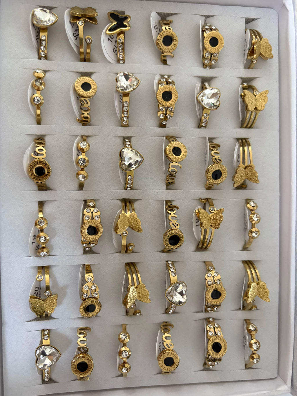 719B anillos de acero dorado con strass