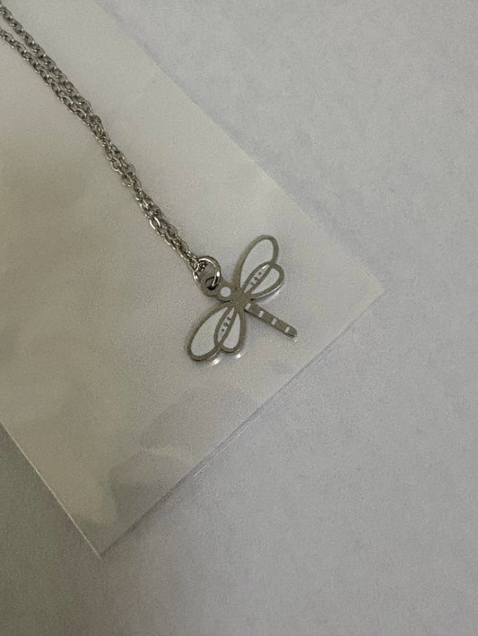 Collar de acero con dije