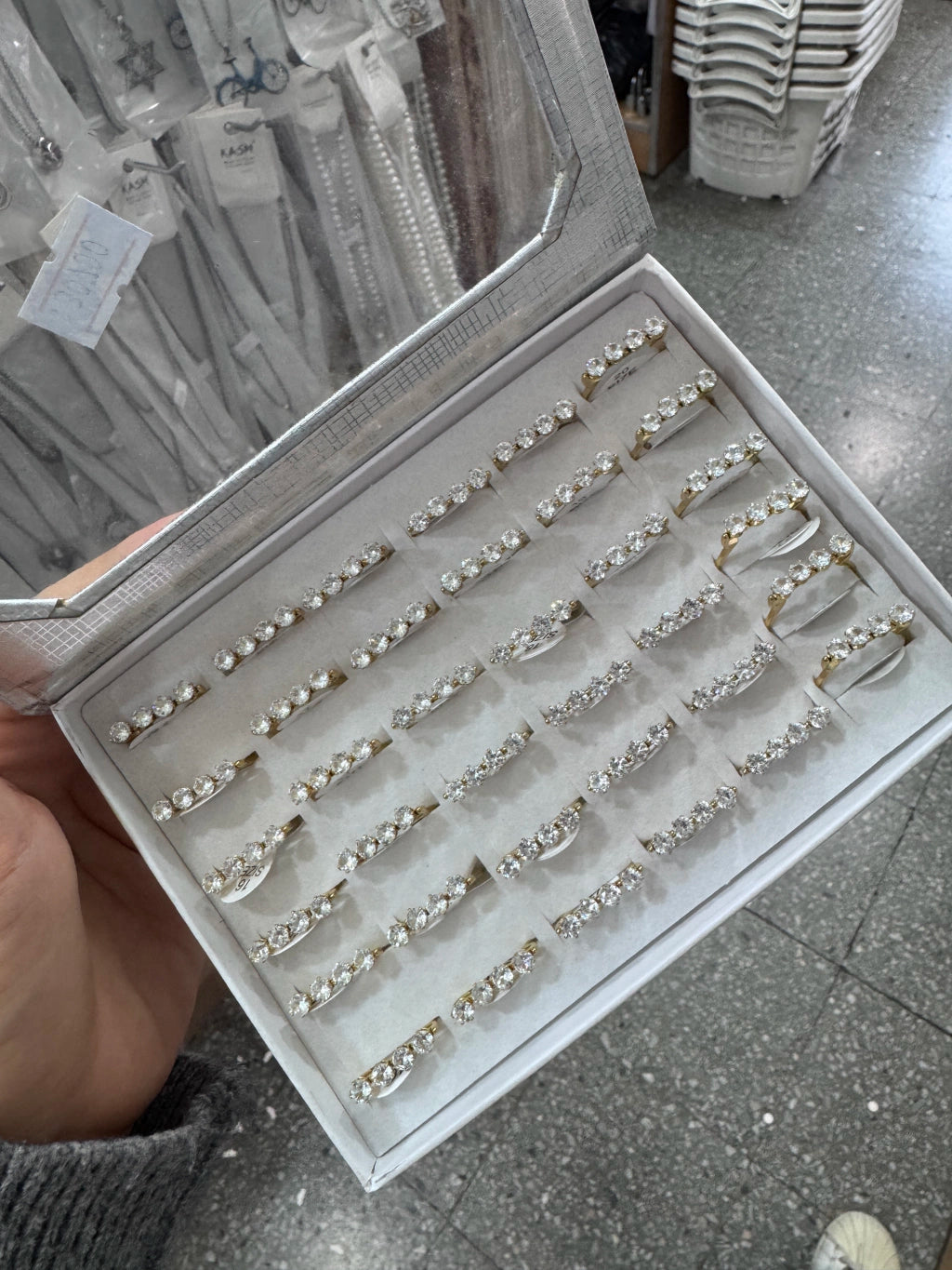 -82 Anillos por caja acero dorado