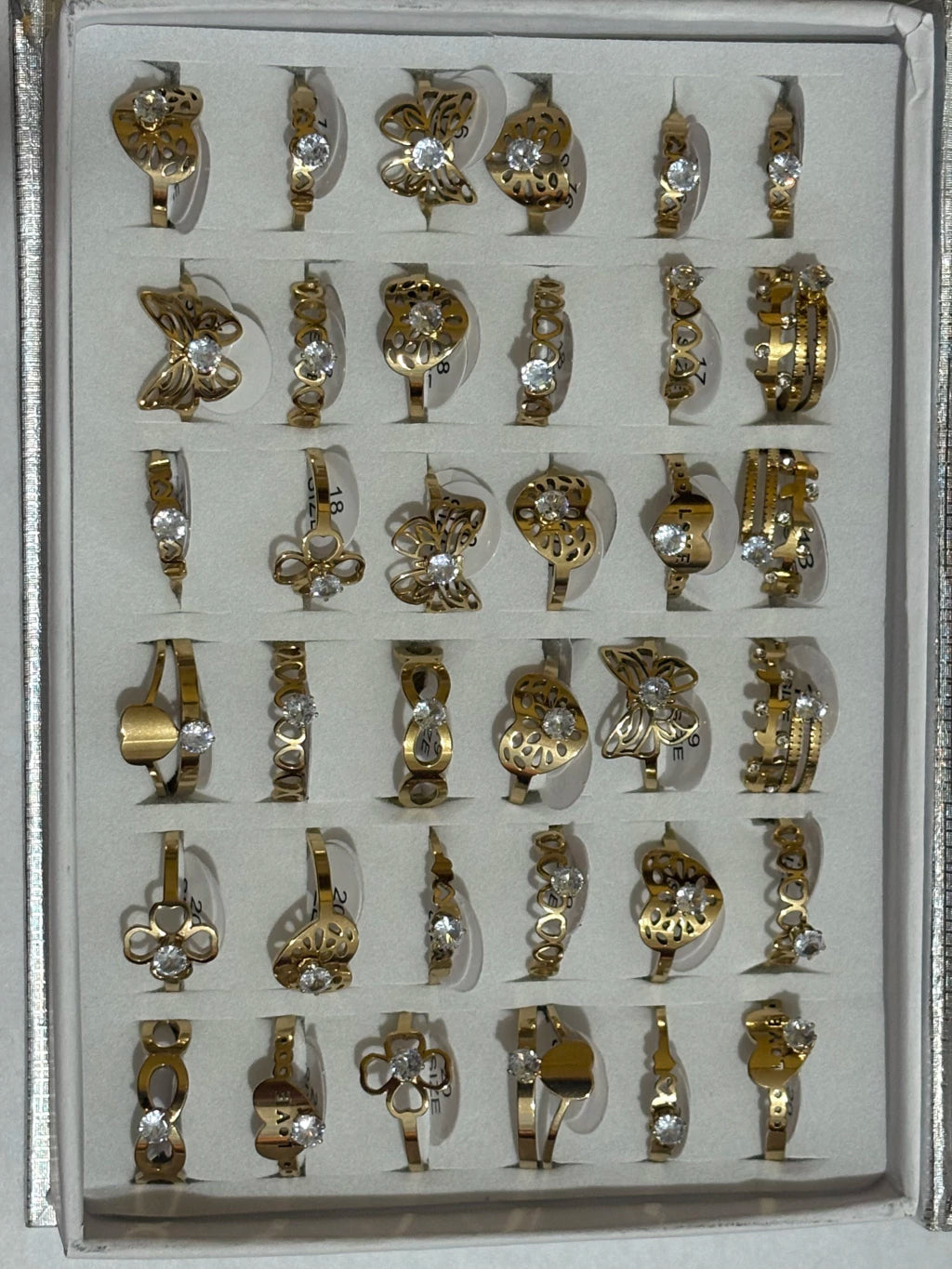 726B anillos de acero dorado con strass