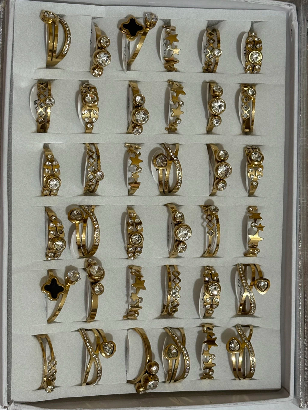 745B anillos de acero dorado con strass
