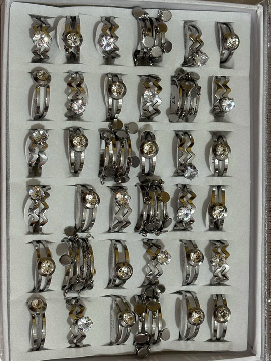 736A anillos de acero plateado con strass