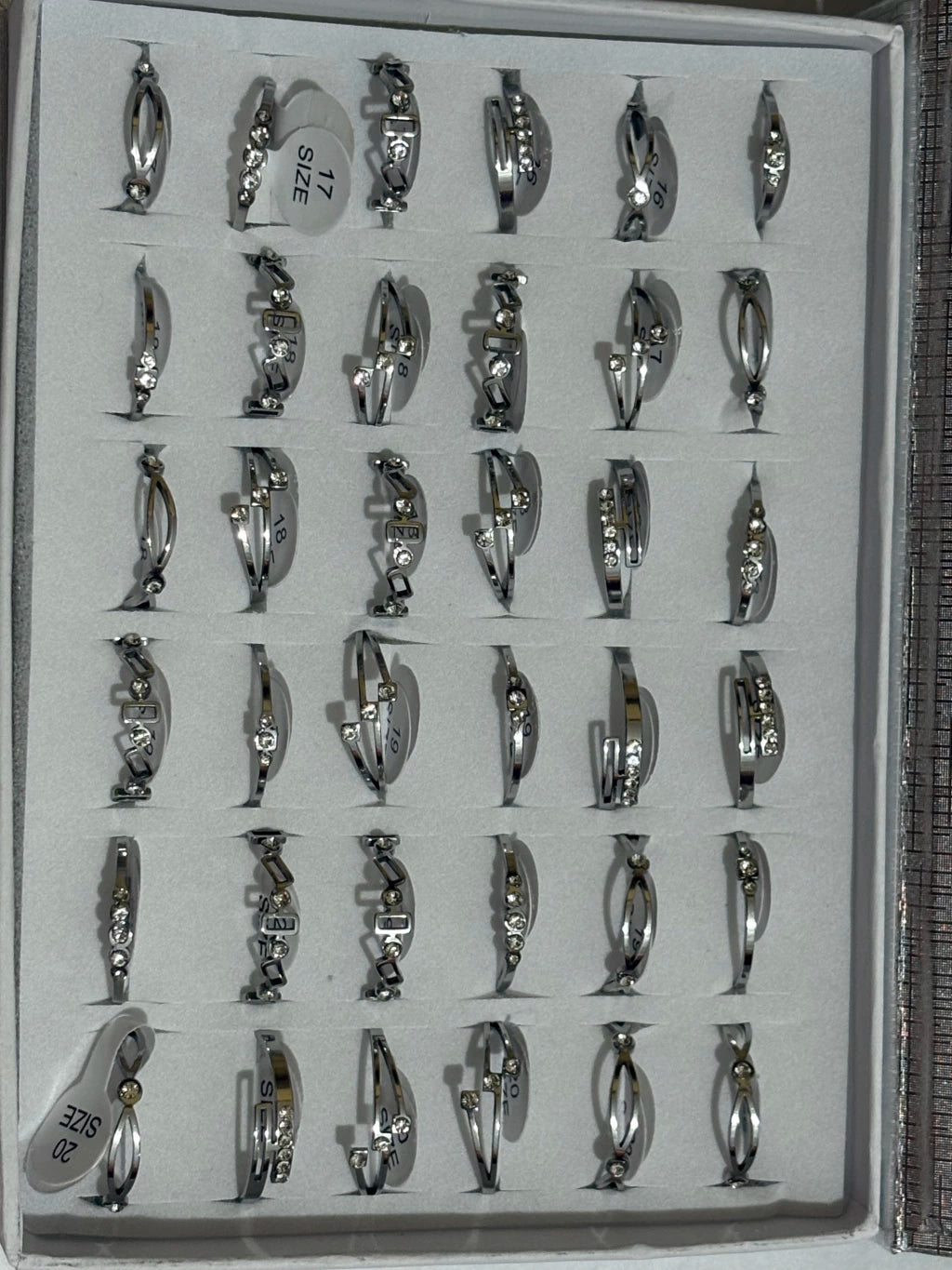 871A anillos de acero plateado con strass