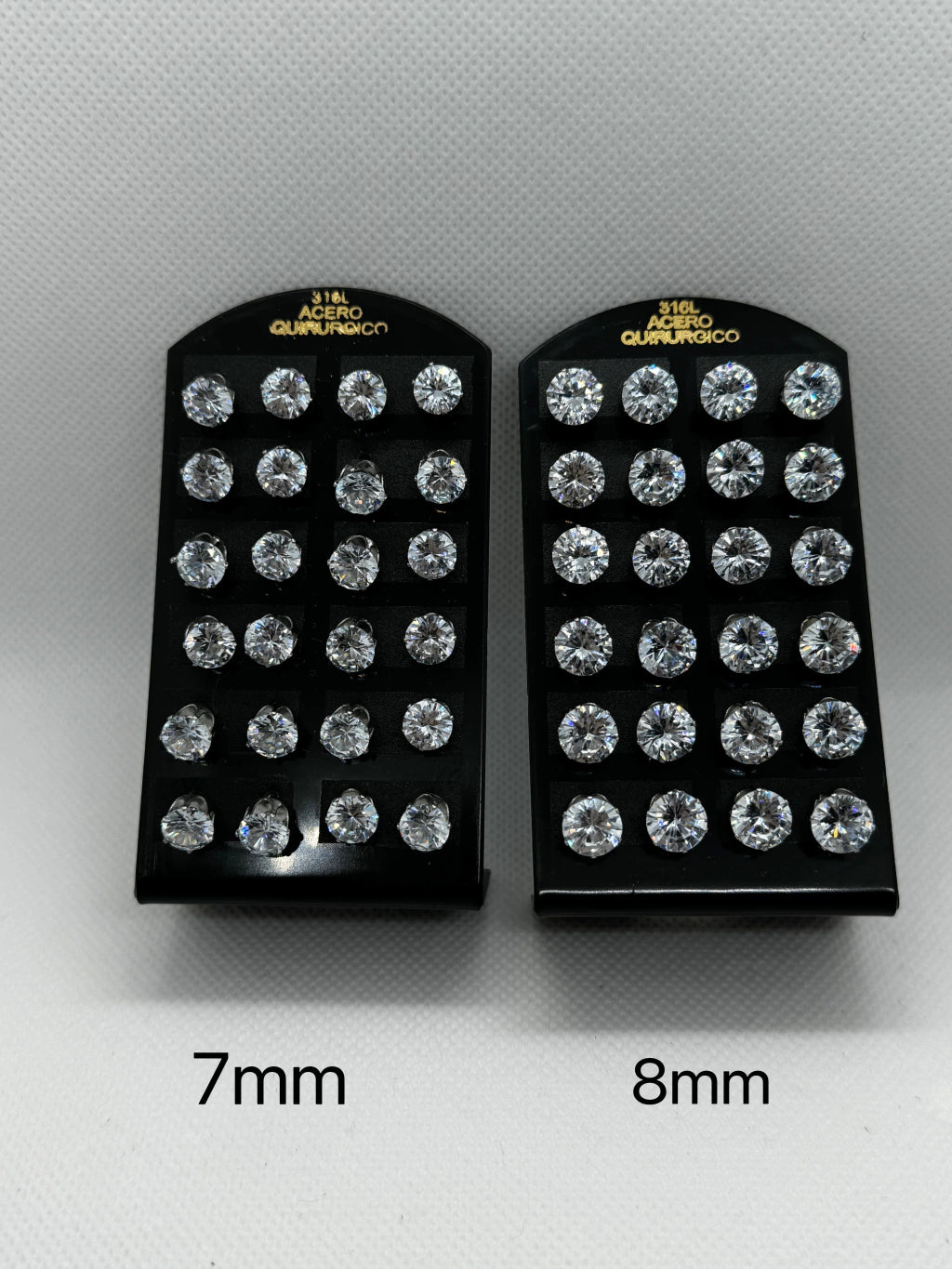 -4 Aritos por 12 diamante redondo 7mm