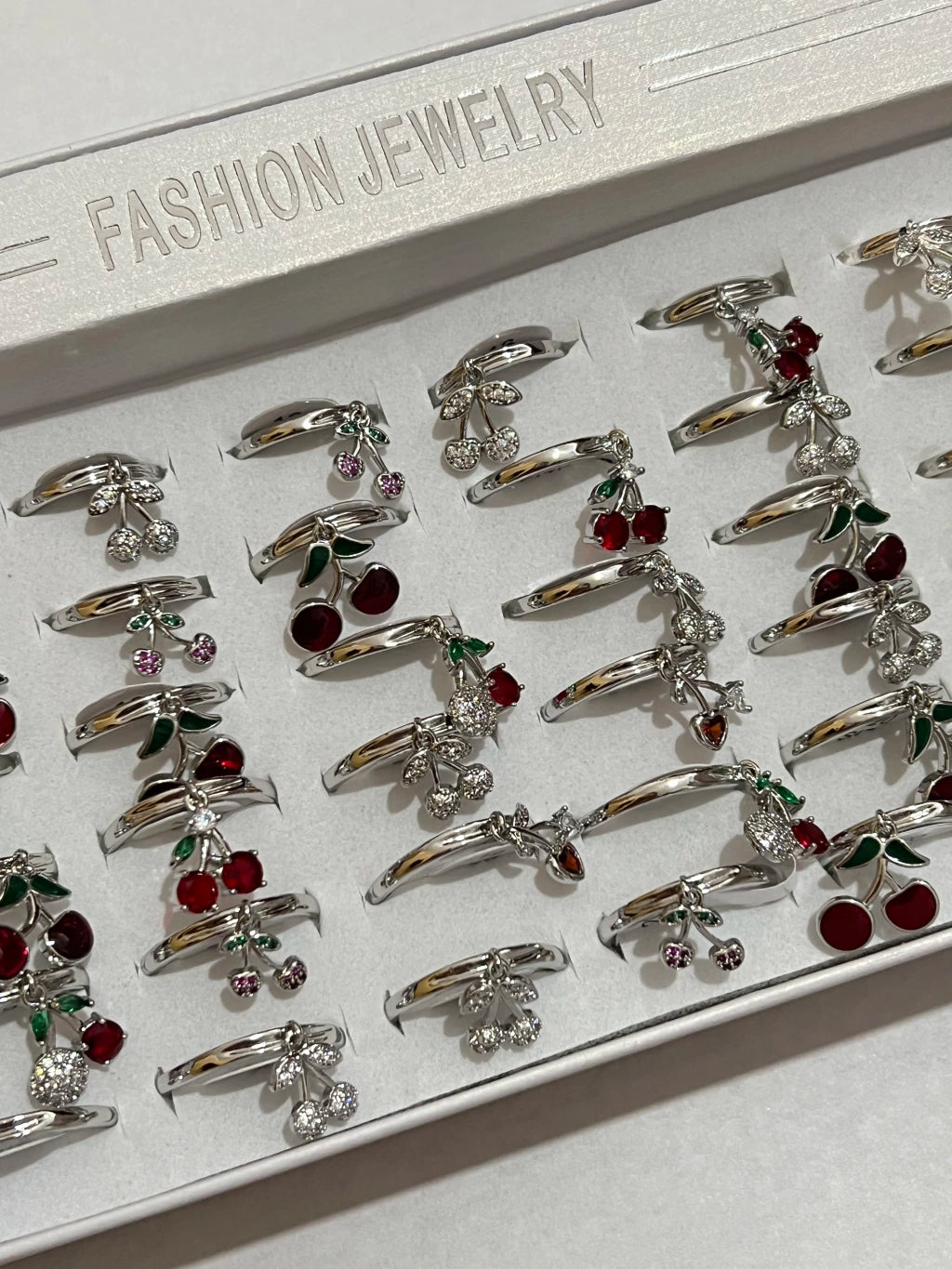 300011A anillos en plateado de cereza