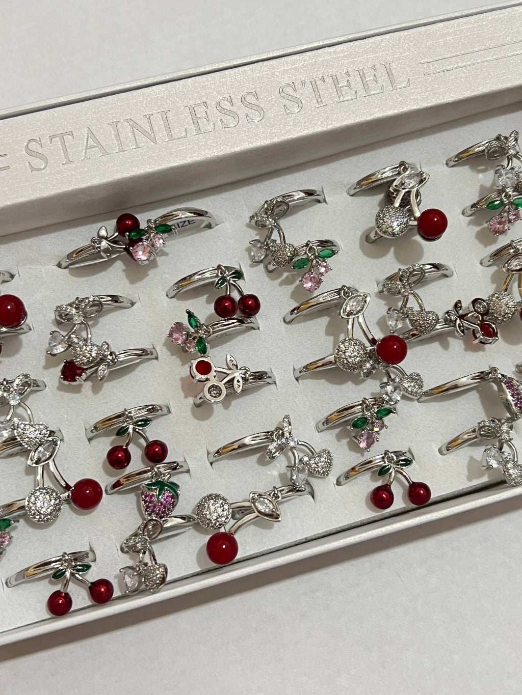 300013A anillos en plateado de cereza