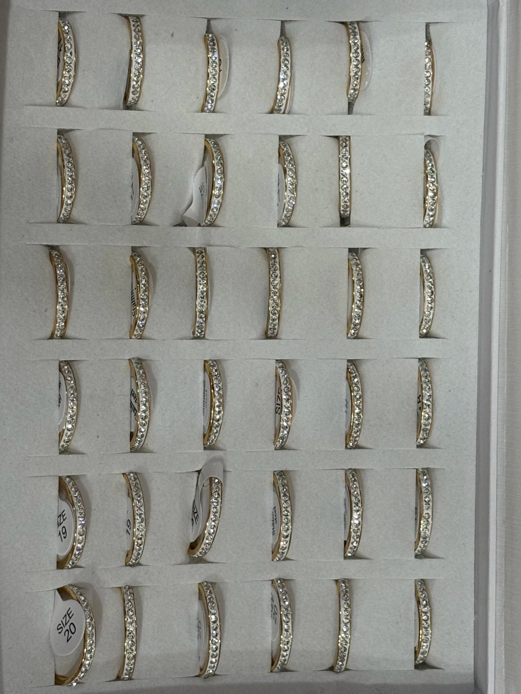 30160-1 Anillos de acero dorado con strass
