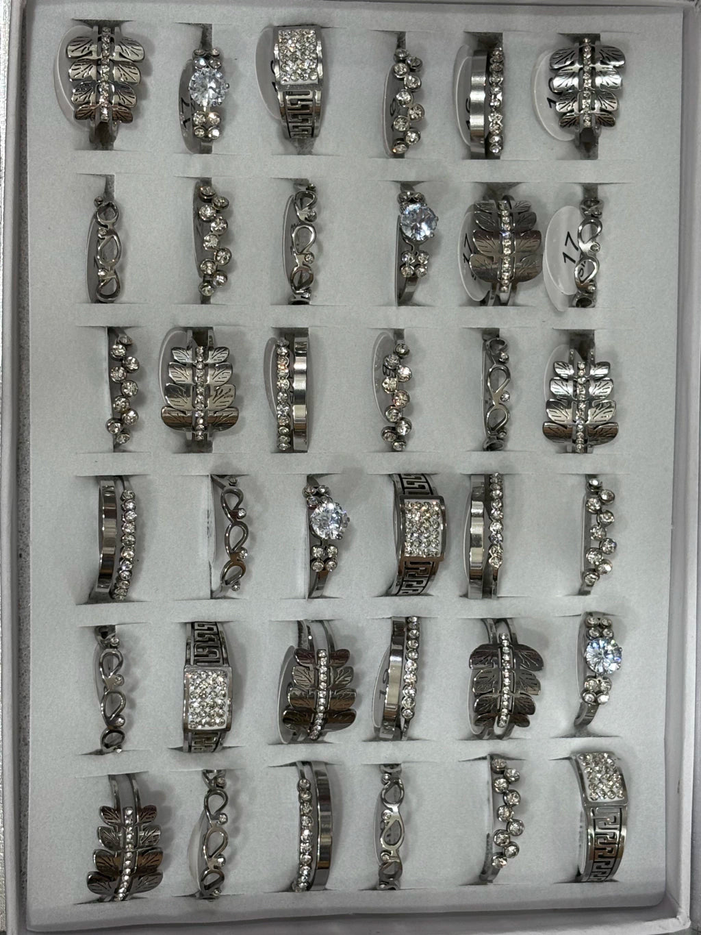 727-A Anillos de acero plateado con strass