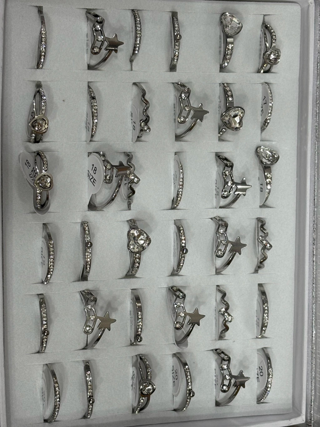 867-A Anillos de acero plateado con strass