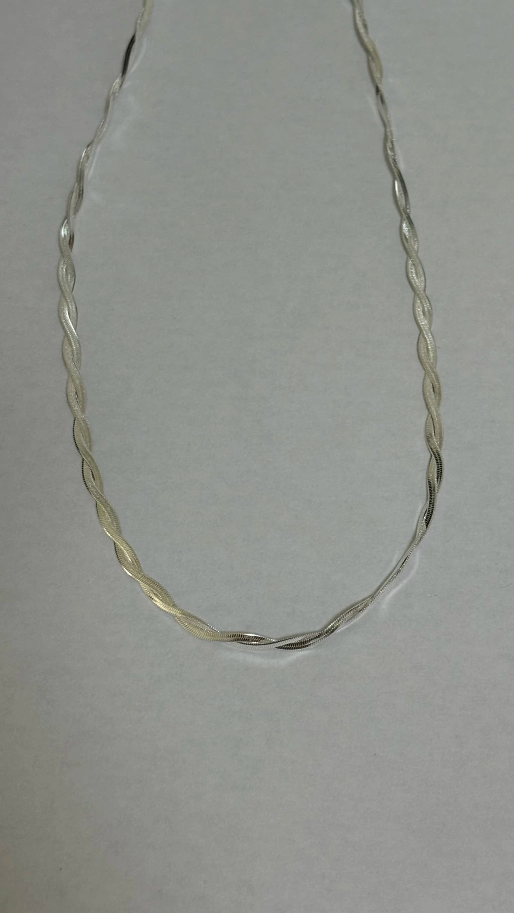 Cadena de acero blanco