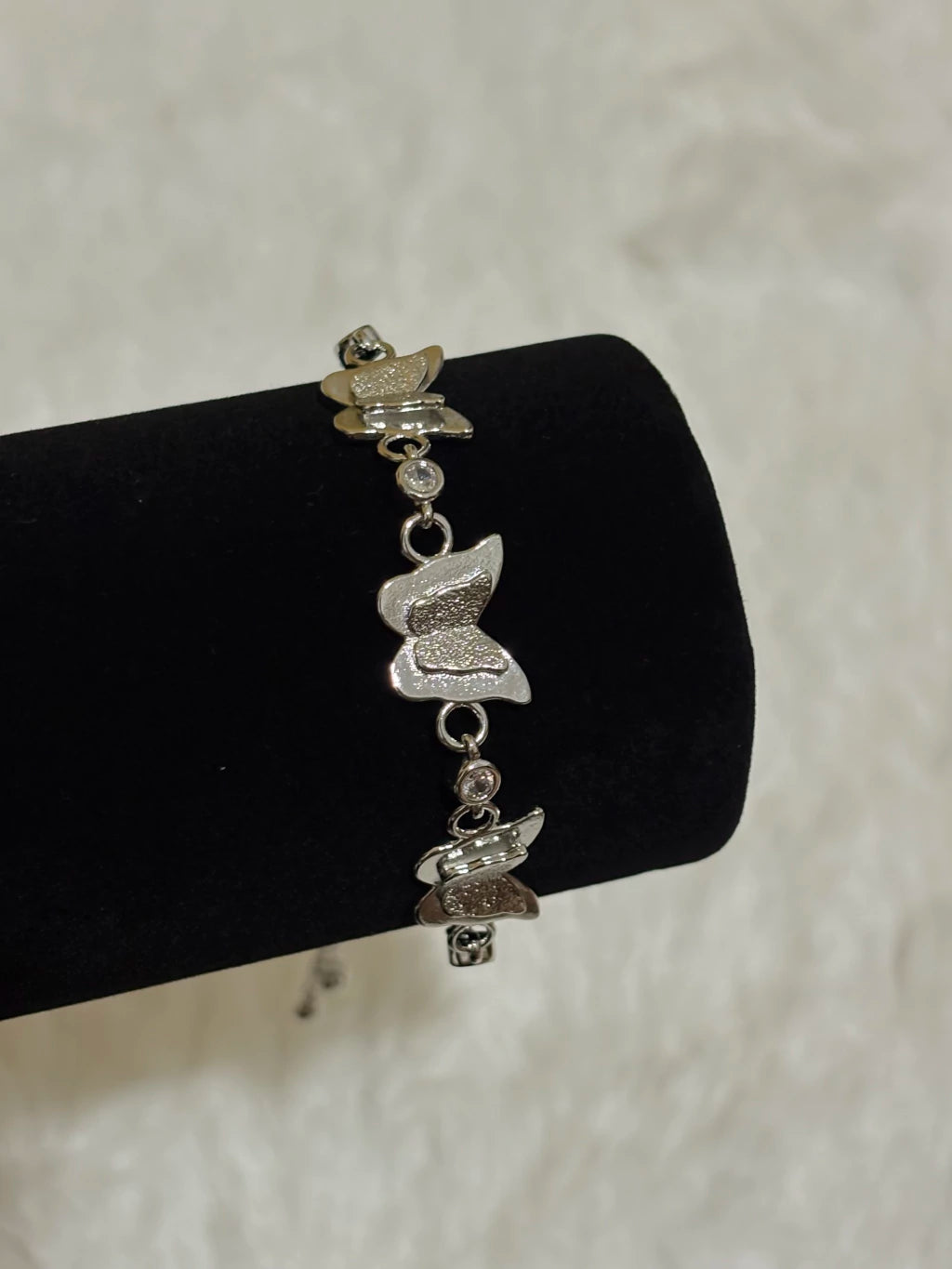 Pulsera plateada ajustable