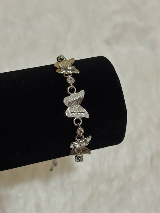 Pulsera plateada ajustable