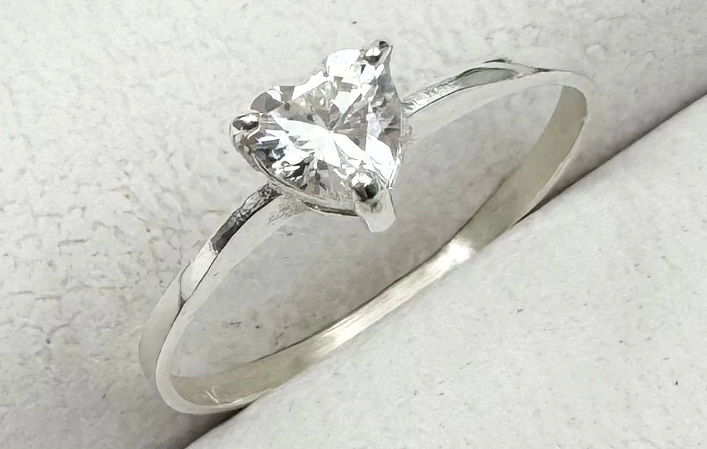 Anillo Corazón Con Piedra 5x5 AN02